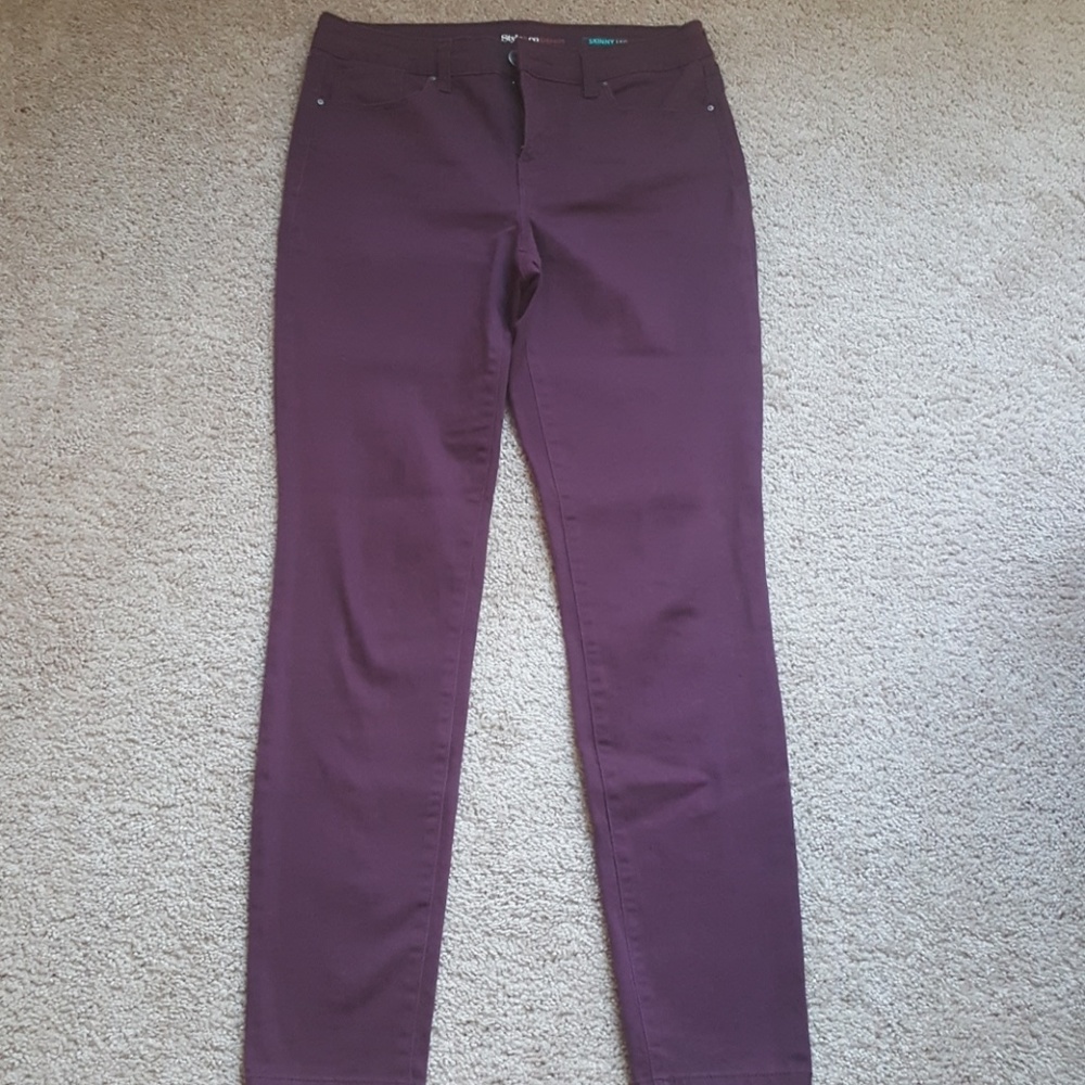 BURGANDY SKINNY LEGS DENIM size 6